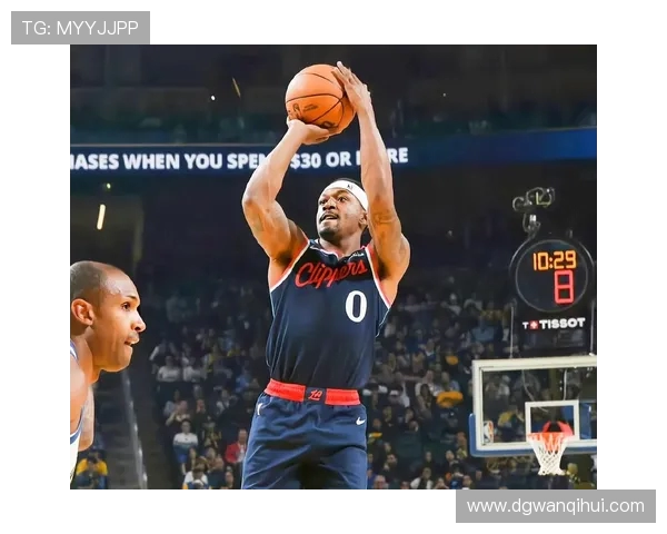 快船与勇士激战再续 新赛季对决引爆篮球激情