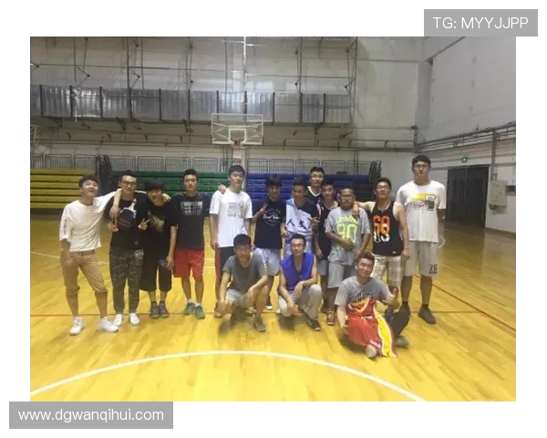 篮球激情燃动青春赛场见证团队合作与拼搏精神