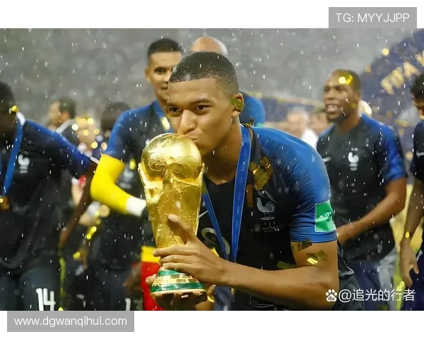 姆巴佩领衔法国队冲击世界杯冠军展现超凡球技与团队合作精神