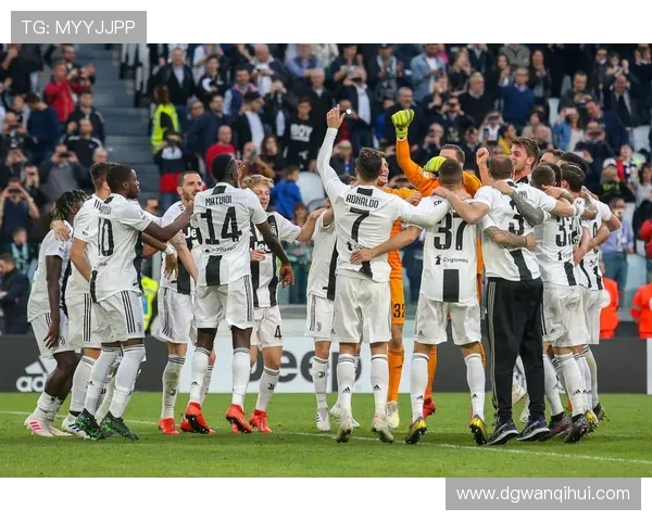 尤文图斯与巴塞罗那12月对决展望精彩赛事与球员表现分析 尤文图斯与巴塞罗那12月对决展望精彩赛事与球员表现分析